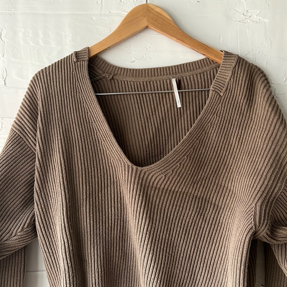 Free people womens oversized sweater v neck size medium